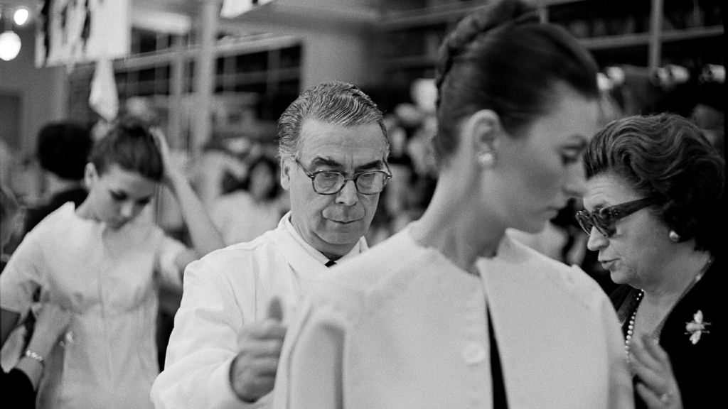 Cristóbal Balenciaga llega al streaming .Cortesía