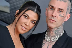 Kourtney Kardashian y Travis Barker. Foto cortesía web