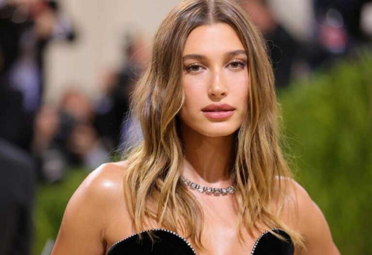 Hailey Bieber sufre de una enfermedad en su cara. Cortesía